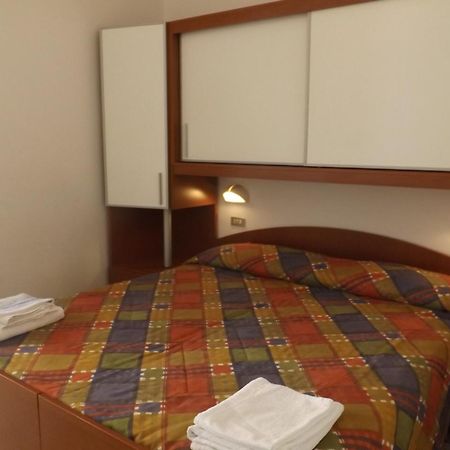 Hotel La Vela Bellaria-Igea Marina Rum bild