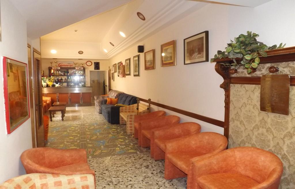 Hotel La Vela Bellaria-Igea Marina Exteriör bild