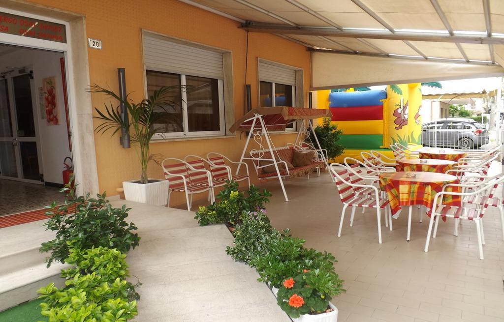 Hotel La Vela Bellaria-Igea Marina Exteriör bild